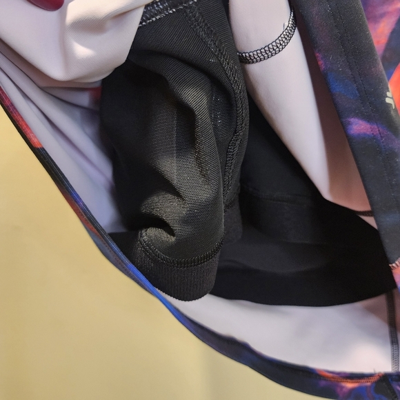 Old  Navy Light Support Vibrant Abstract Sport Bra  Crop Top XXL - Picture 8 of 11